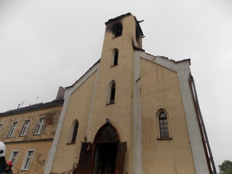 Płonął zabytkowy kościół w Oławie - 3