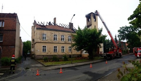 Płonął zabytkowy kościół w Oławie - 11