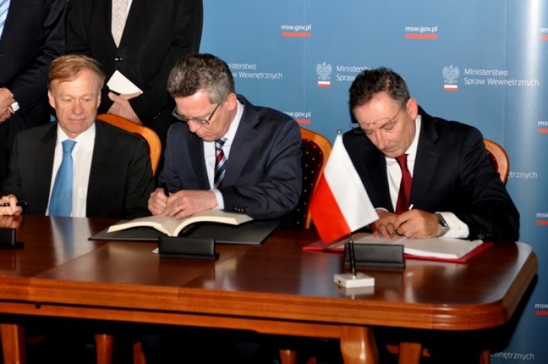 Zgorzelec: Polsko-niemiecka umowa - fot. www.msw.gov.pl