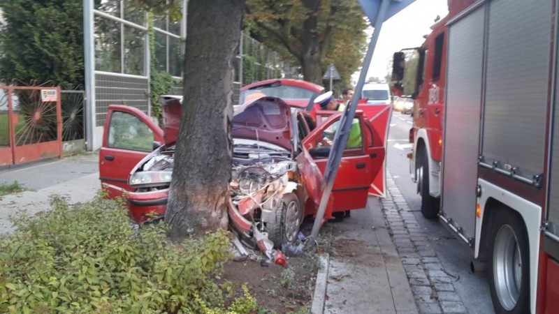 Tragiczny wypadek na ul. Wyścigowej. Nie żyje jedna osoba (ZDJĘCIA) - zdjęcia: Gregor Niegowski (Radio Wrocław)