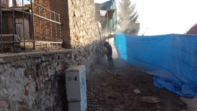 Mury obronne runęły, ale je odbudowali (FOTO) - 1