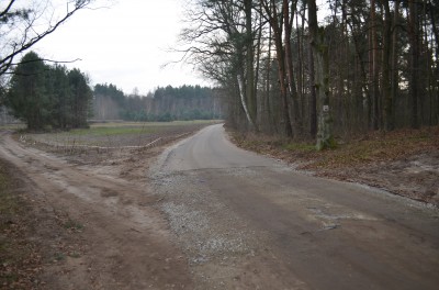 Burmistrz otworzył kawałek drogi. Ze wsi do lasu - 3
