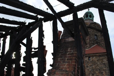 Pożar zamku Książ: Już dwie osoby usłyszały zarzuty - 12