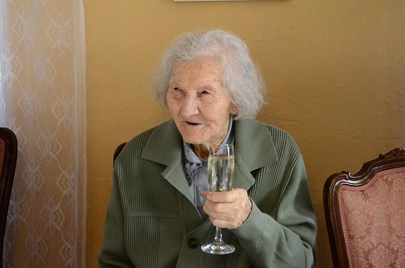 Pani Julia skończyła 100 lat i wciąż tryska humorem (ZOBACZ) - fot. UM Żarów