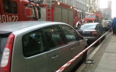 Na ulicy Krupniczej wykoleił się tramwaj i uderzył w samochody - 1