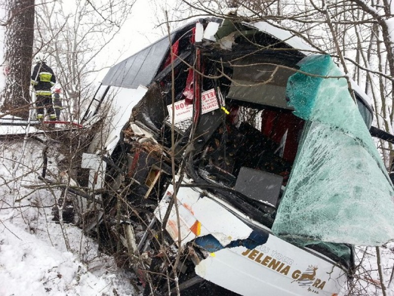 Korki na dolnośląskich drogach. Wypadek autobusu, kolizje na A4 - Wypadek w Pisarzowicach (fot. Piotr Słowiński/Radio Wrocław) 