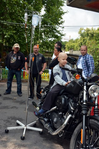 Wrocławscy Harleyowcy ruszyli na pomoc dzieciom z chorobą nowotworową (ZDJĘCIA) - 4