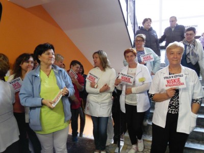 Jelenia Góra: W proteście wyszli przed szpital (FOTO) - 11