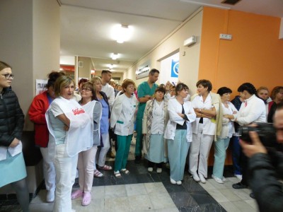 Jelenia Góra: W proteście wyszli przed szpital (FOTO) - 8