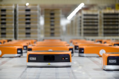 Amazon: Magazynierzy będą pracować z robotami (FOTO) - 35